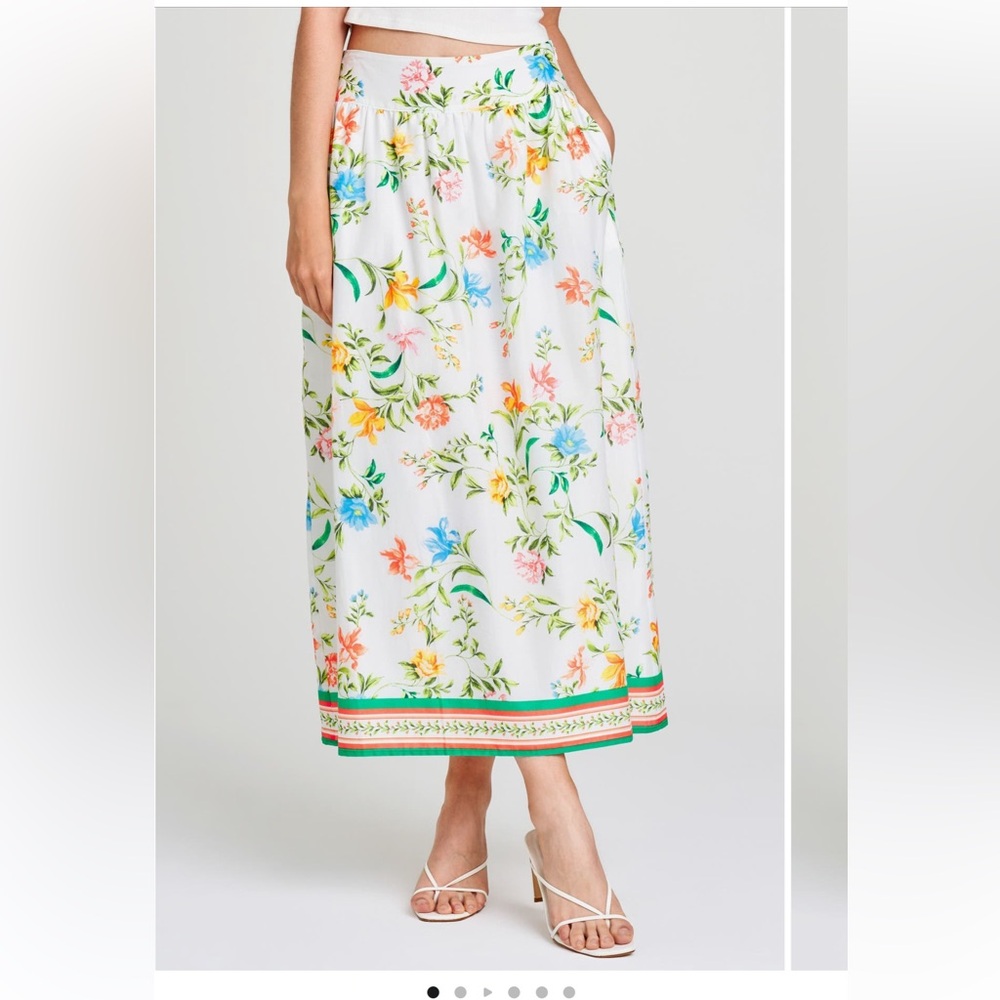 Wayf like new, no tags never worn
Bought from anthropology